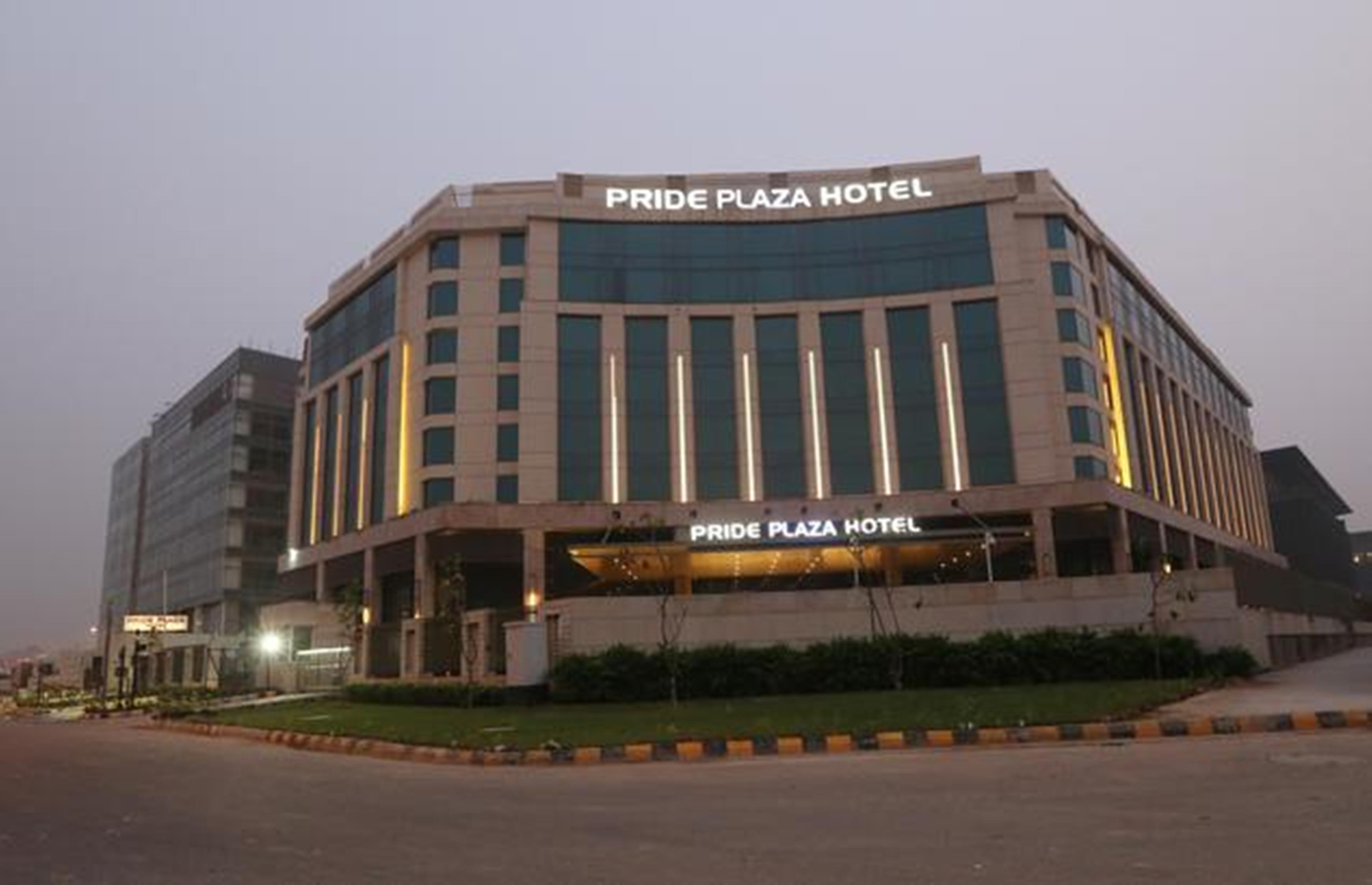 Pride Plaza Hotel, Aerocity New Delhi Exterior photo